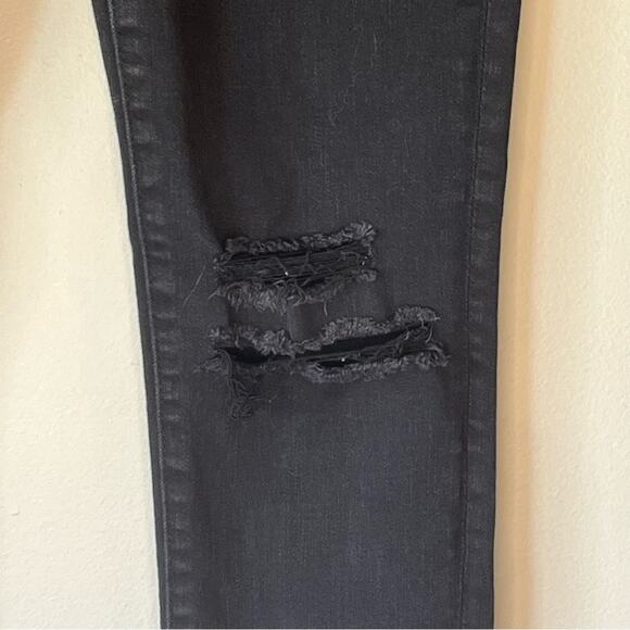 American Eagle Black Distressed NE(X)T Level Stretch Jegging Size 4 - Picture 9 of 14